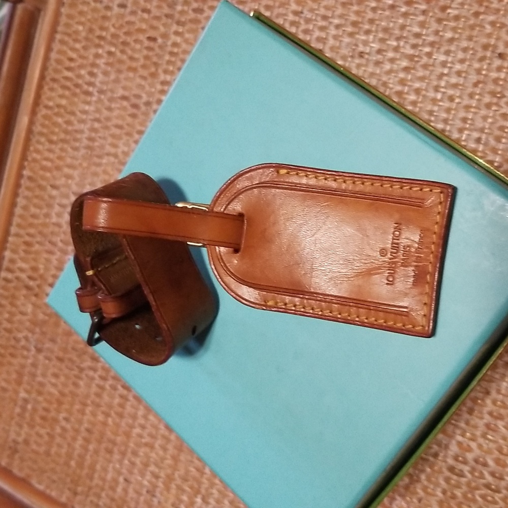Louis Vuitton leather luggage tag